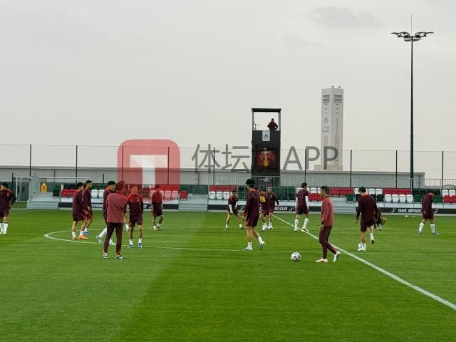 世界杯官方平台-新国足迪拜集训有新气象！U23国足小弟刺激老大哥